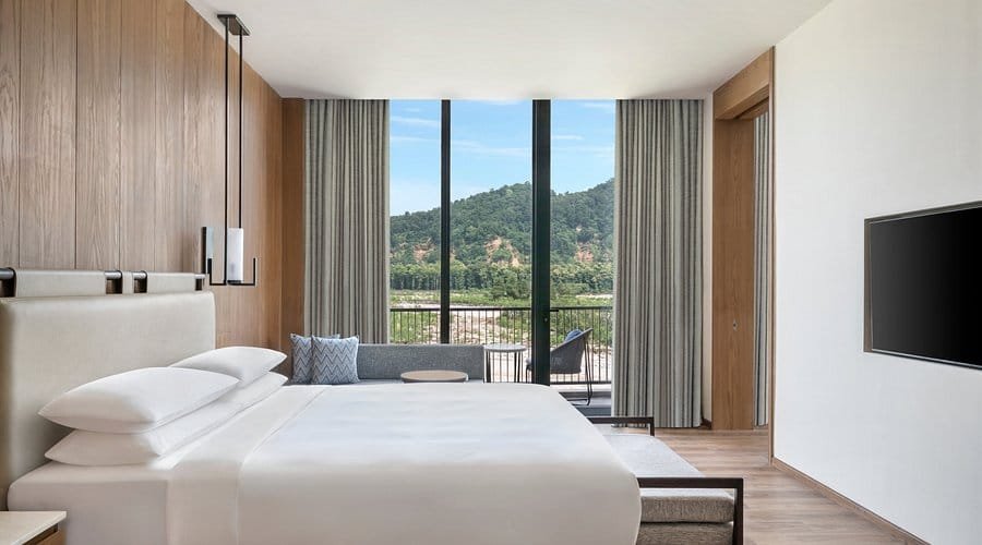 Executive Suite River View with Balcony - View 1